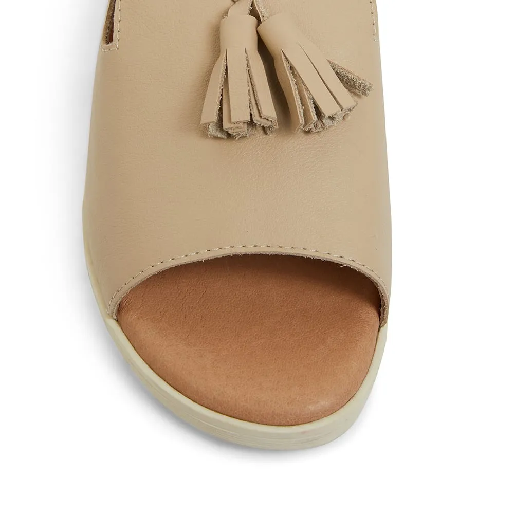 Gilmore Sandal in Nude Leather